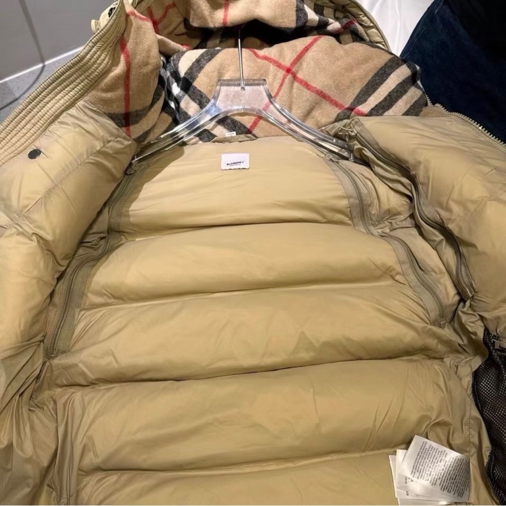Burberry Beige Puffer Jacket for Men - Picture 7 of 9